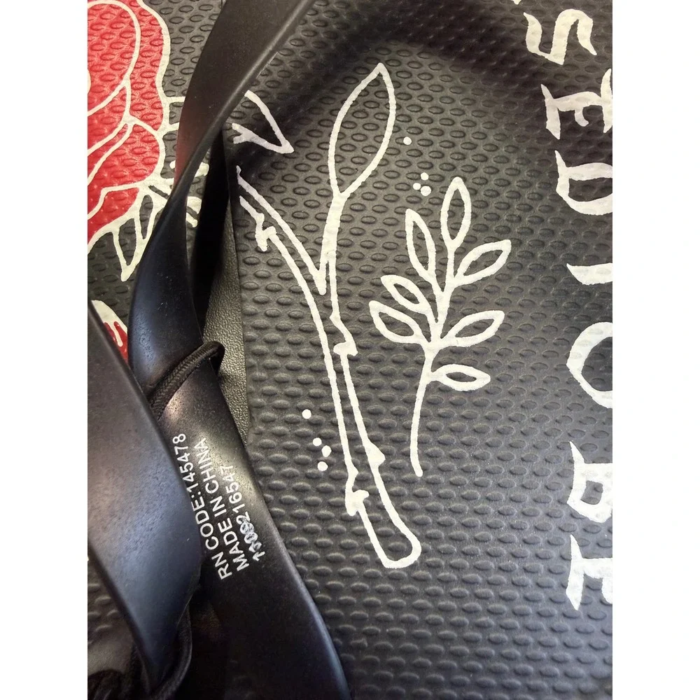 Primark Surf Mens Flip Flops Black Rose Graphic Keep Going Strong Size 11/12 NEW